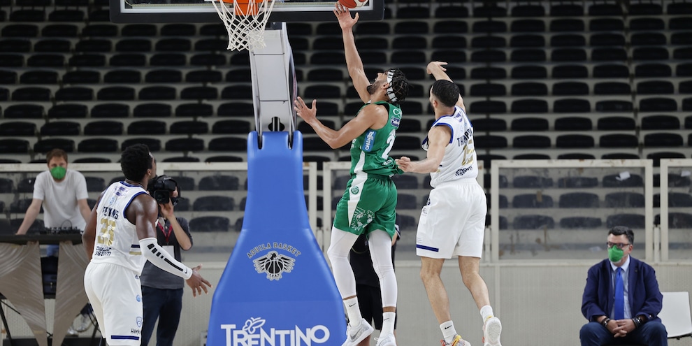 Brindisi, addio primato: colpo playoff per Trento