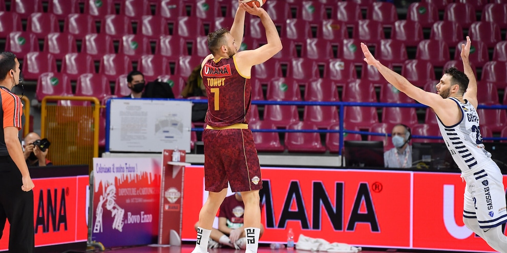 Playoff: successi per Venezia, Milano, Brindisi e Bologna