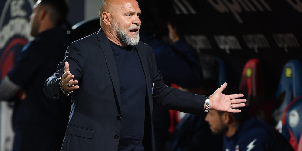 Crotone, il saluto di Vrenna a Cosmi