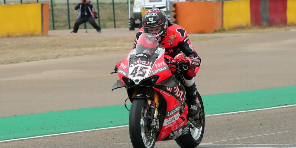 Superbike, gara-2 Aragon: Redding vince davanti a Rea