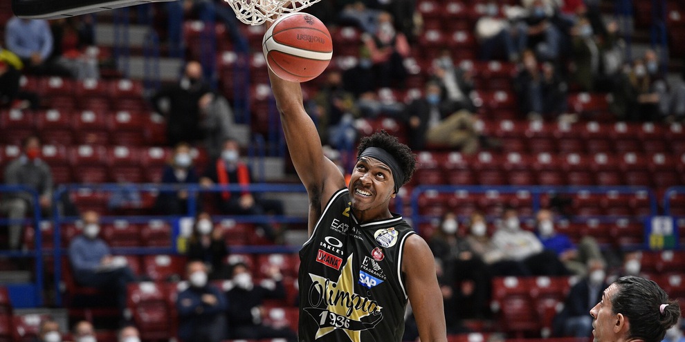 Playoff, Milano dilaga contro Venezia in gara 2