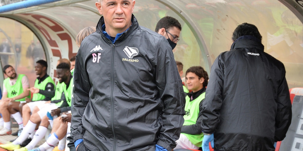 Palermo, ufficiale: Filippi confermato in panchina