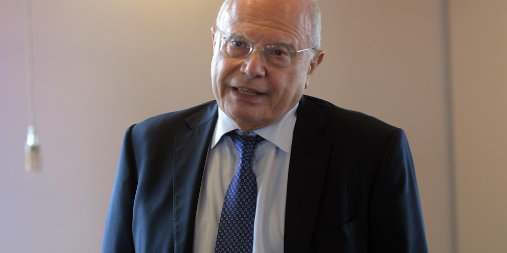 Covid Galli: "Temo ospedali ancora pieni. Green Pass 9 mesi? Sciocchezza"