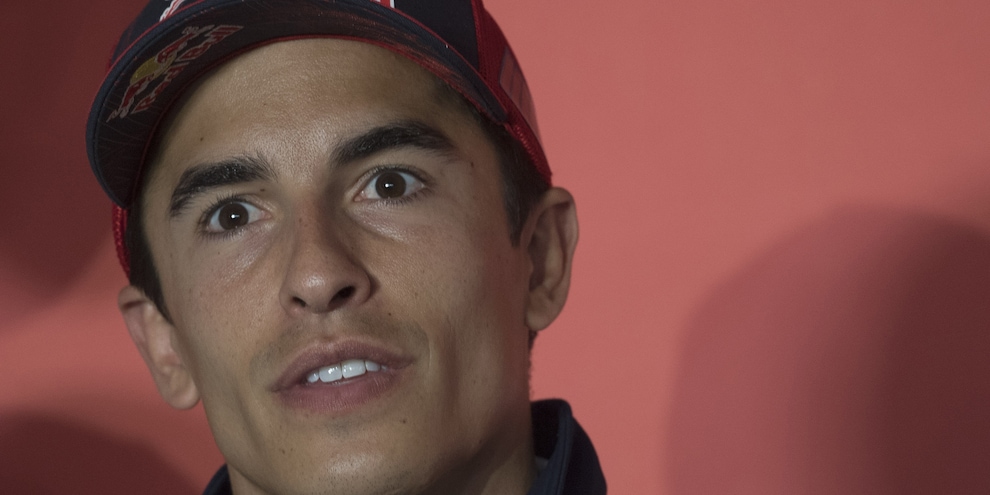 MotoGp, Marquez: "Valentino Rossi ha fatto qualcosa di diverso da tutti"