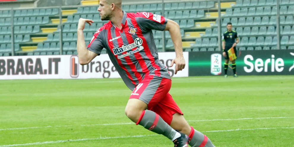 Cremonese, Valzania resta