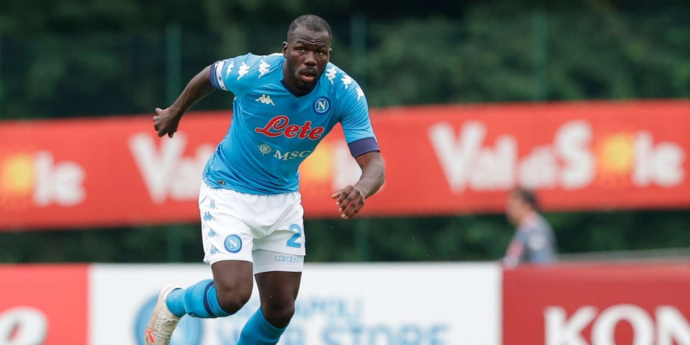 Il Napoli compra... solo se vende