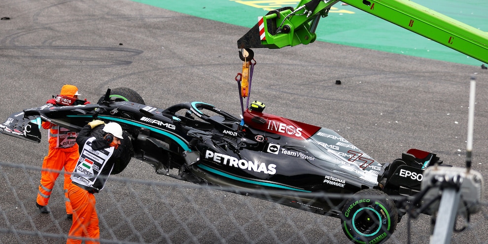 F1: maxi incidente nel Gp d'Ungheria: fuori in tanti tra cui Leclerc