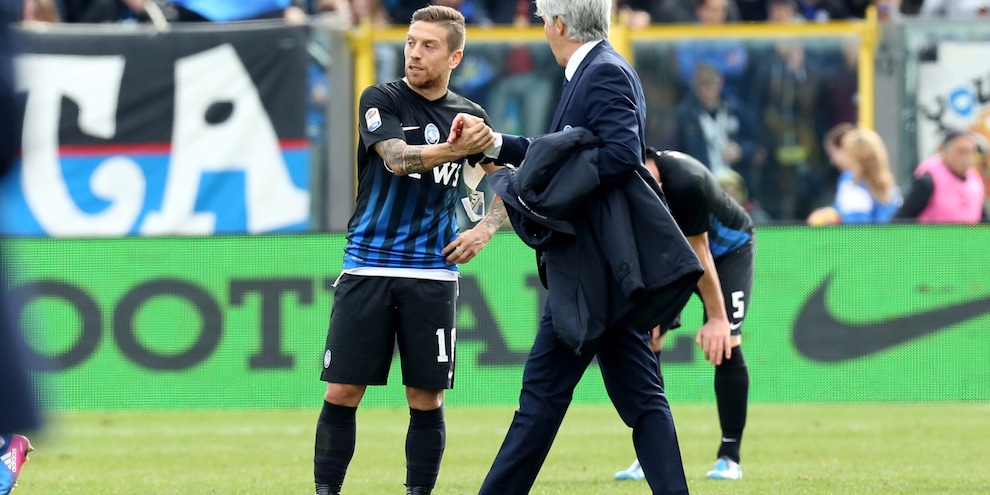 Papu Gomez: "Aggredito da Gasperini". Il tecnico: "È il contrario"