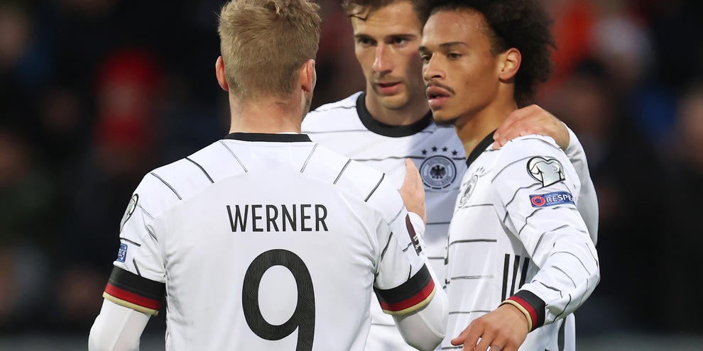 Germania, che paura! Atterraggio d'emergenza per guasto