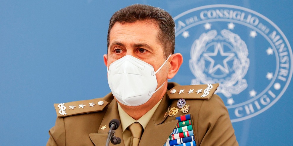 Vaccini, Figliuolo: "Basta diffidenza, informatevi"