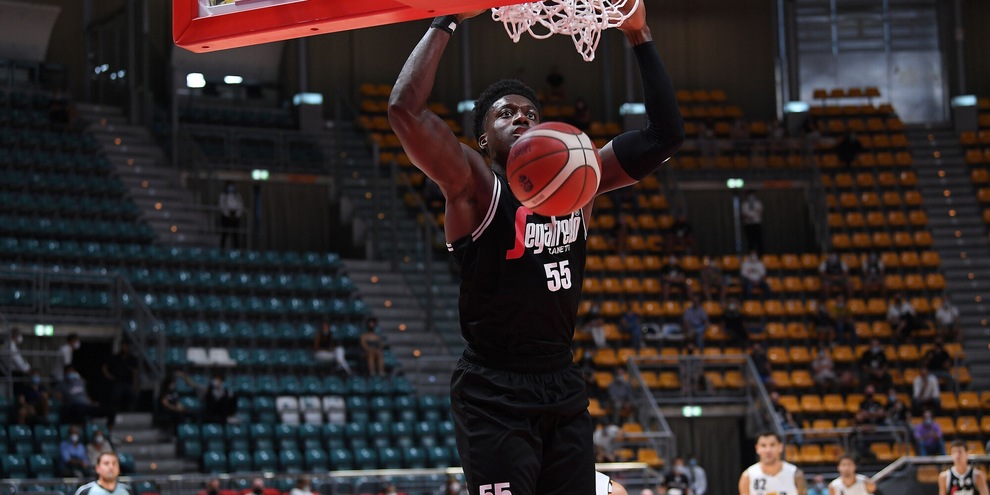 Virtus Bologna, nuovo guaio: infortunato Abi Abass