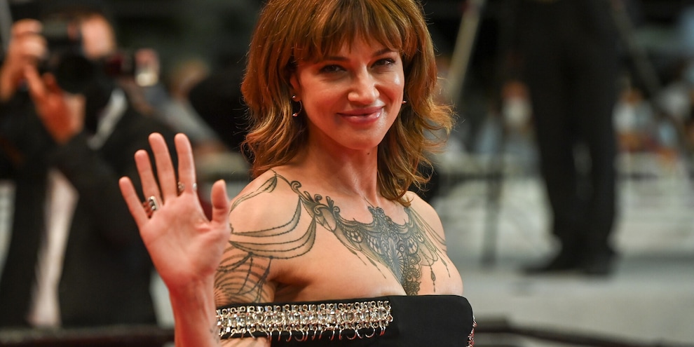 Asia Argento e le scene di sesso sul set: "Ci controllano" Asia Argento e le scene di sesso sul set: "Ci controllano"