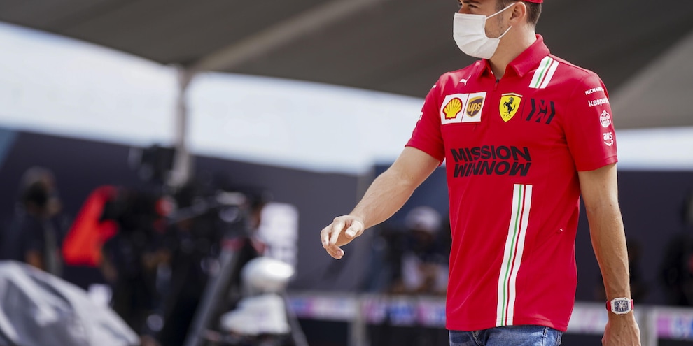 T-shirt Leclerc Replica Scuderia Ferrari 2022 Ferrari Uomo | Ferrari Store