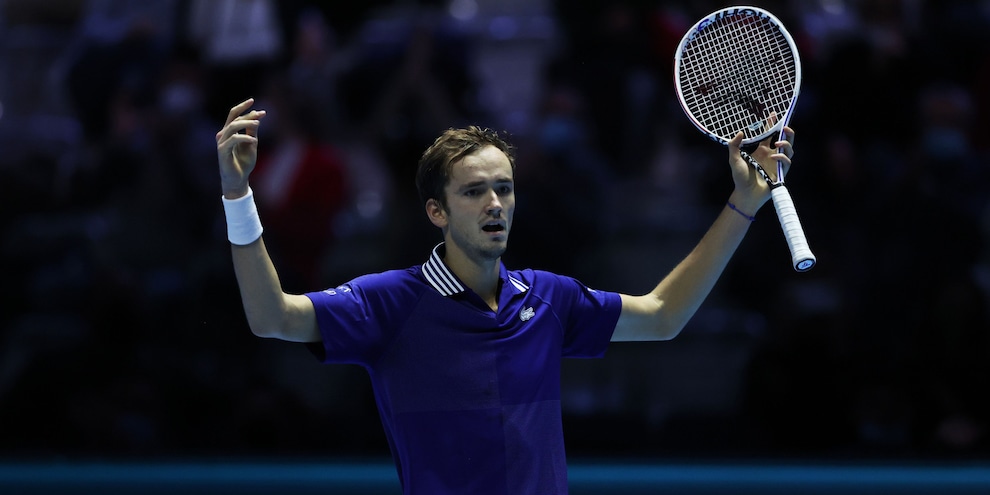 Atp Finals, Medvedev vince al debutto: Hurkacz sconfitto