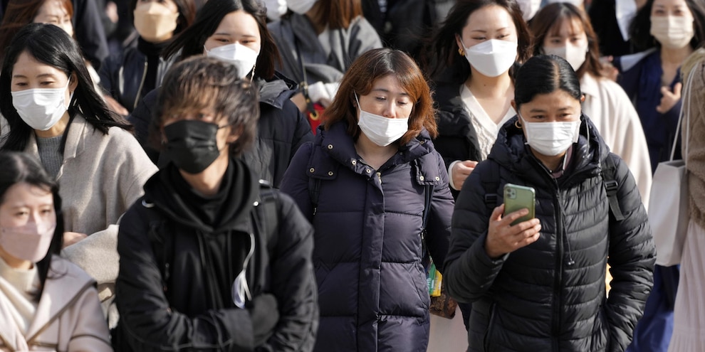 Variante Omicron, l'Ema: "Pronti piani di emergenza"