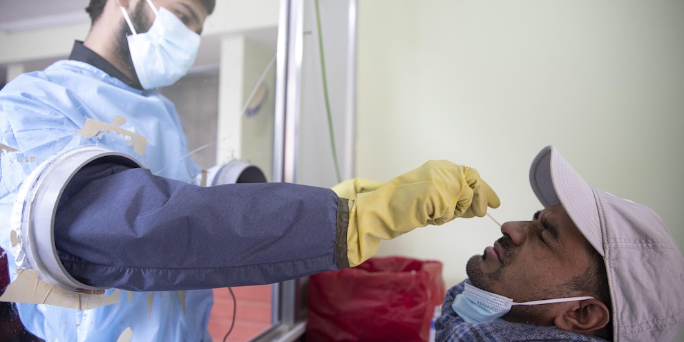 Covid, variante Omicron: ecco quello che sappiamo, la scheda