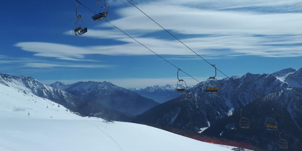 Paura in alta quota: seggiovia si ferma per vento