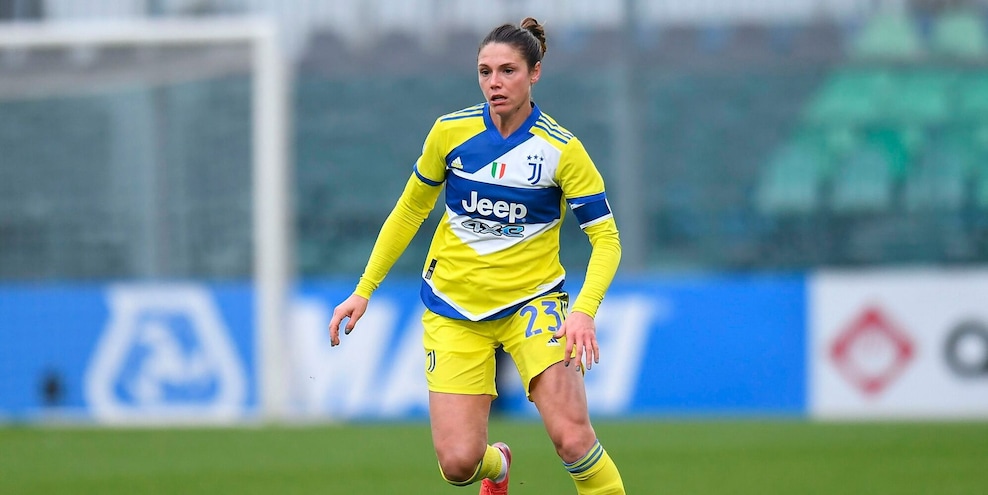 Tegola Juve, lesione al crociato per Salvai