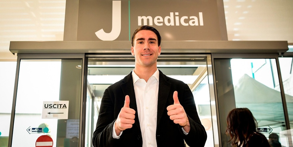 Juve, ufficiale Vlahovic: contratto depositato in Lega