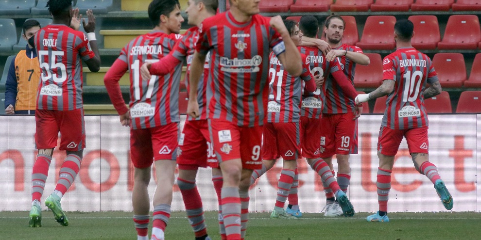 Serie B, Cremonese sei fantastica: 3-2 al Monza e vetta vicinissima