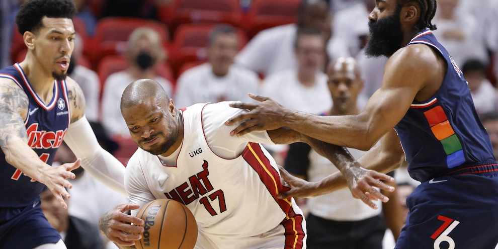 Playoff Nba: Dallas-Phoenix e Philadelphia-Miami sul 2-2