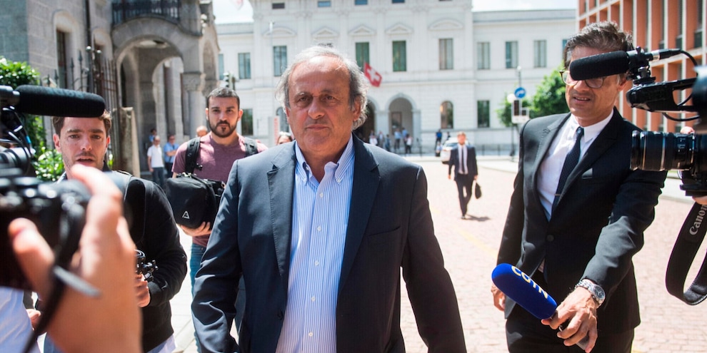 Blatter e Platini assolti dall'accusa di frode ai danni della Fifa