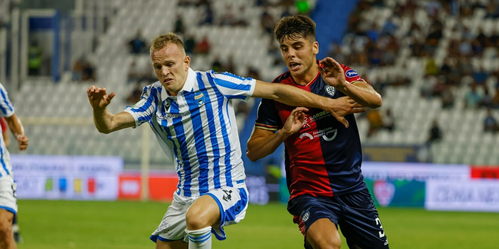 Lapadula sbaglia un rigore: Cagliari ko con la Spal. Gondo trascina l'Ascoli