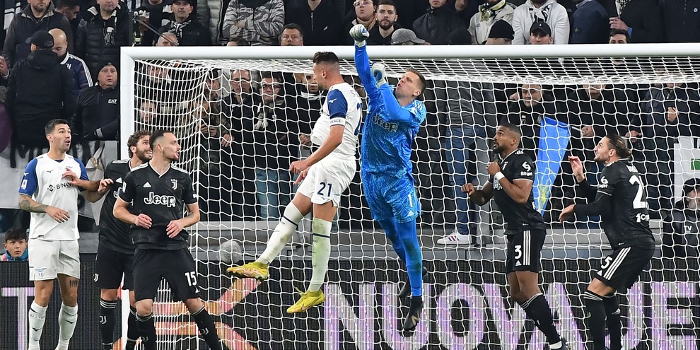 Juve, quasi la difesa del secolo