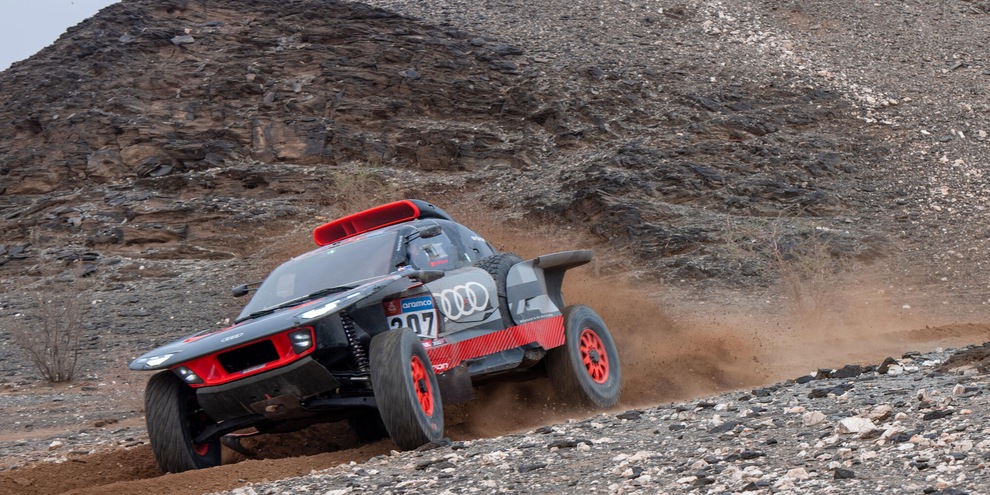 Sainz: "Nuove regole per la Dakar"