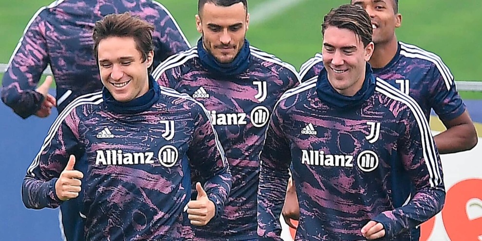 Salernitana-Juventus, si scaldano Chiesa e Vlahovic