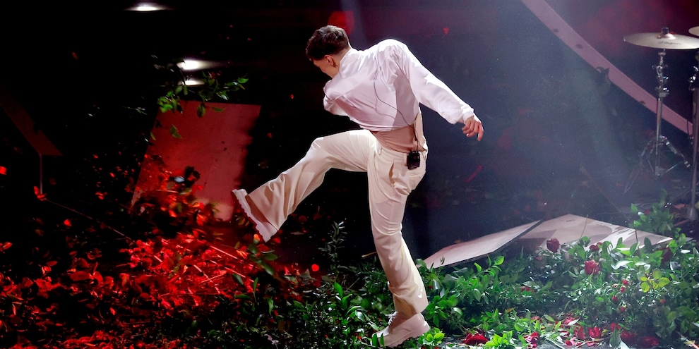 Sanremo, Blanco finisce sotto indagine: qual è l’accusa