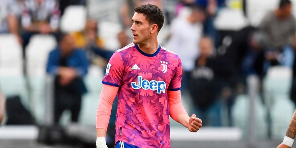 Vlahovic, gol in Juve-Lecce e dedica: "A Belgrado, il mio cuore è con voi"