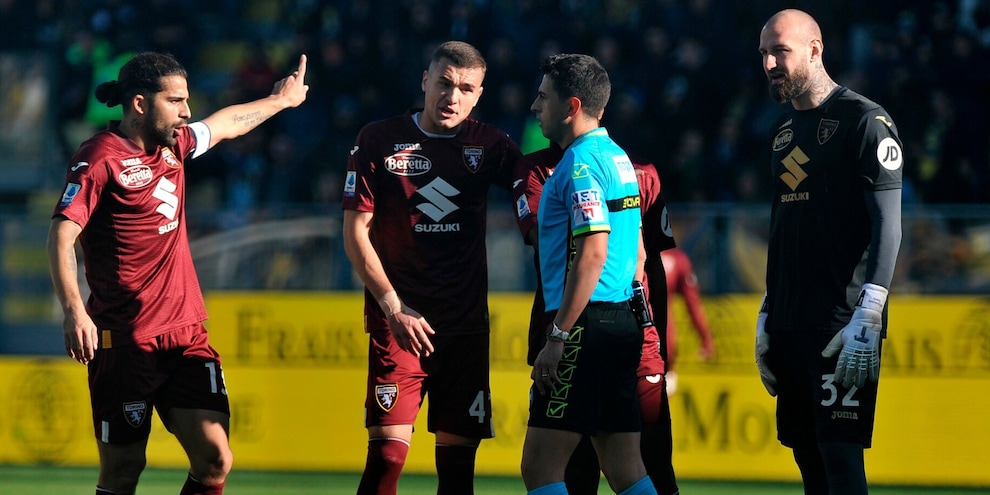 L’arbitro Massimi sarà sospeso: paga gli ennesimi errori contro il Torino