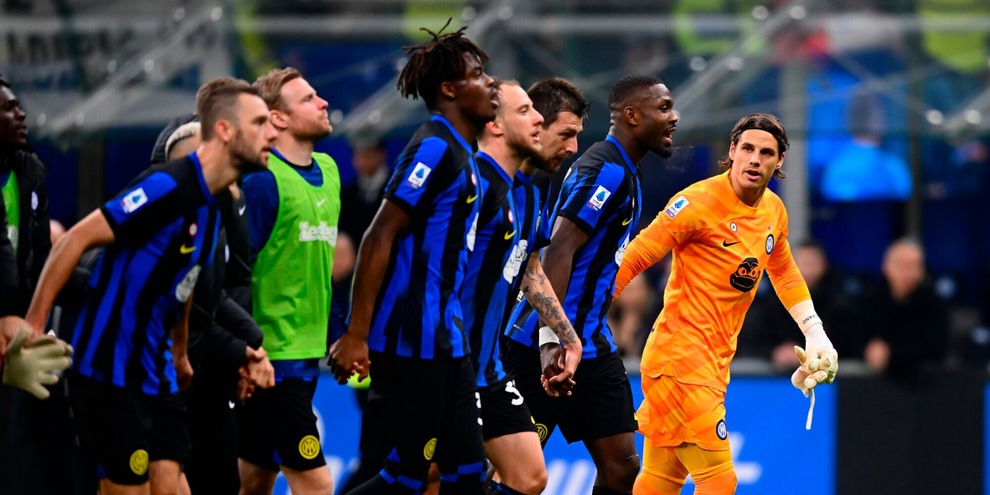 Inter, aiutino e via a +15 dalla Juve. Pessimo Ayroldi, rabbia Genoa