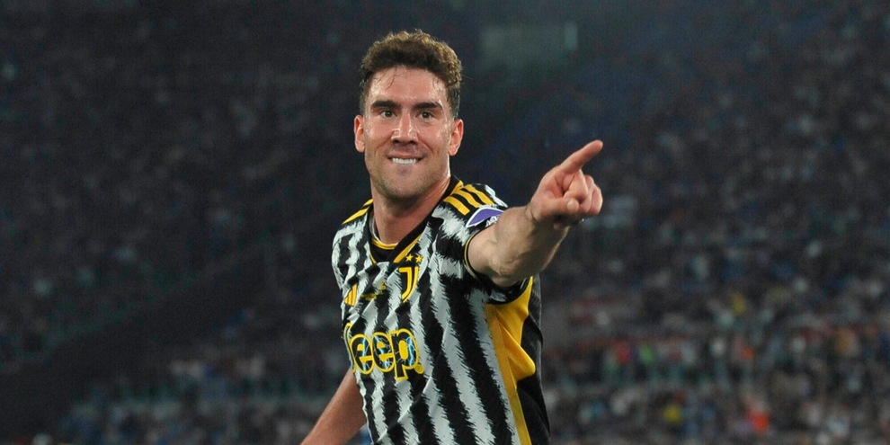 Vlahovic miglior attaccante Serie A, ecco gli MVP. Lautaro Martinez trionfa