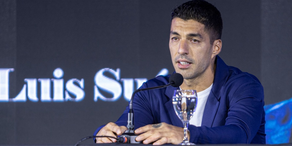 Suarez, addio Uruguay. In conferenza spunta Chiellini: “Ho paura che…” Suarez, addio Uruguay. In conferenza spunta Chiellini: “Ho paura che…”