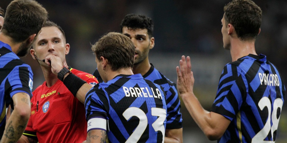 Incontro arbitri-allenatori: proteste di gruppo, Rocchi spiega il pugno duro...