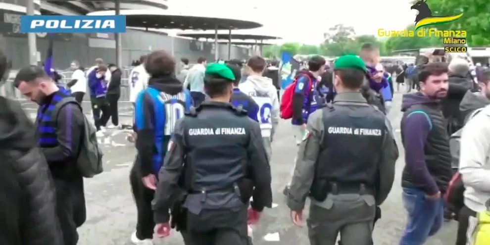 Ultras, il trucco 'legale' per entrare in società: così si riusciva a far tutto