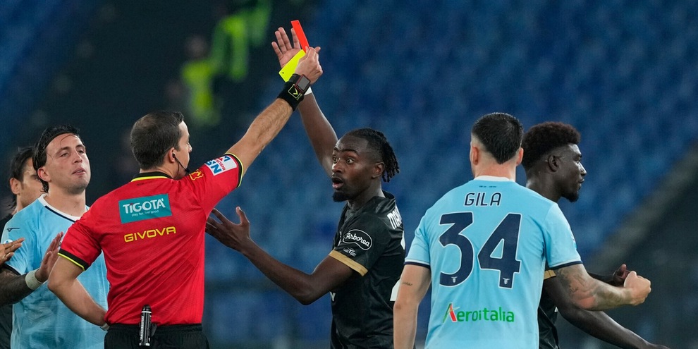 Baroni: "Lazio, non guardare la classifica". Il ds Cagliari: "L'arbitro ci ha penalizzato"