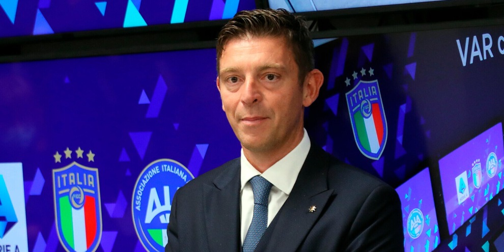 Arbitri italiani, soldi dalla Uefa e conti esteri: c’è anche Rocchi, “disguido”