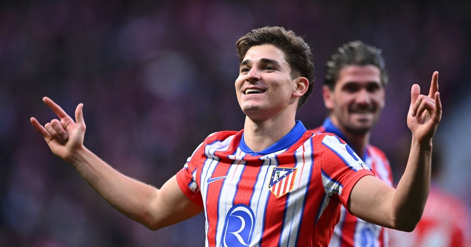 Alvarez decisivo, l'Atletico sorpassa il Real e si riprende la vetta
Alvarez decisivo, l'Atletico sorpassa il Real e si riprende la vetta