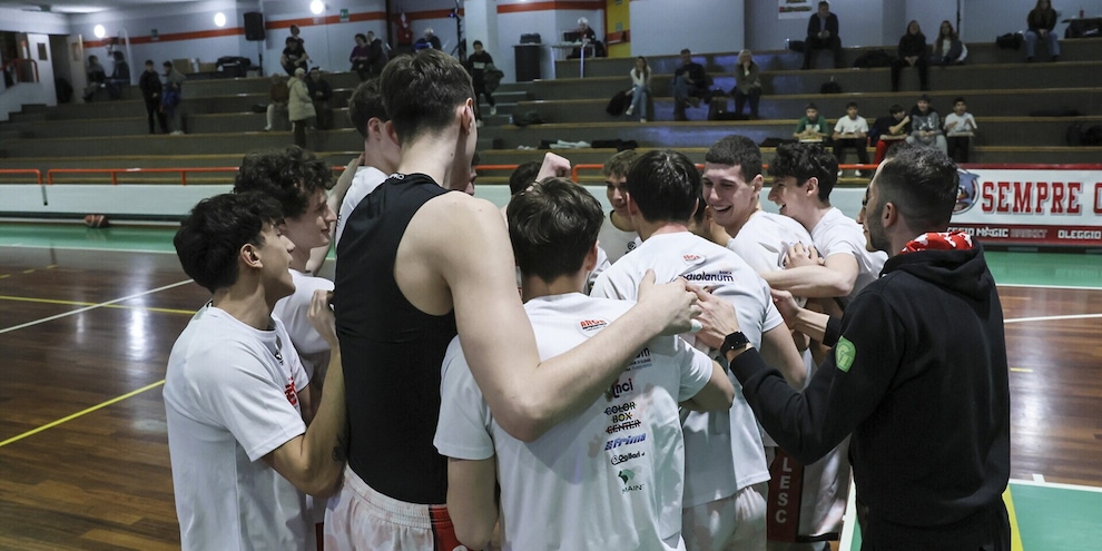 Oleggio Magic Basket: gli Squali continuano a vincere!