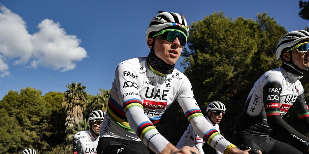 Pogacar si scalda per la prima zampata