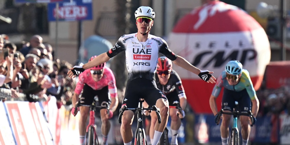 Ayuso, che zampata. Ma Scaroni è carico