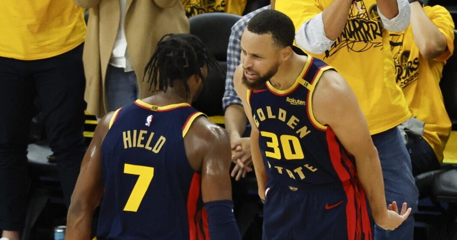 Nba, Curry è il gusto  dei playoff