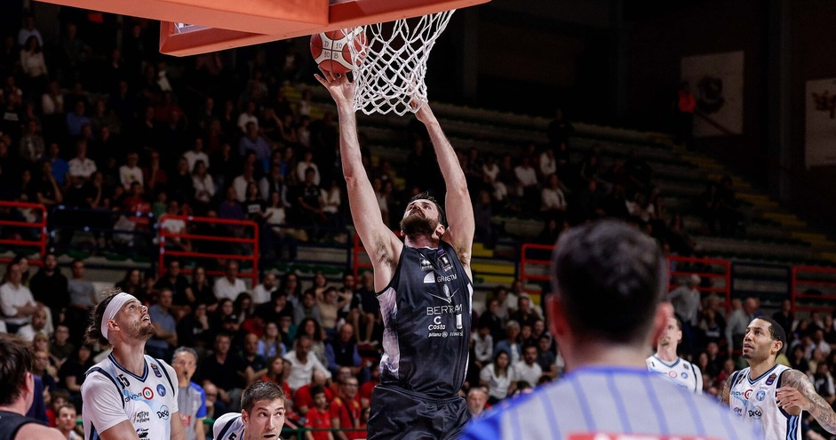 Il Derthona dice addio ai playoff: Napoli vince e chiude le ultime speranze
