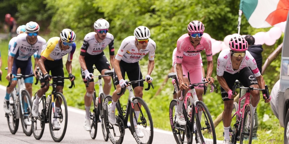 Il Giro sale, il ds Basso lancia la sua Ineos: “Cogliamo le occasioni”
