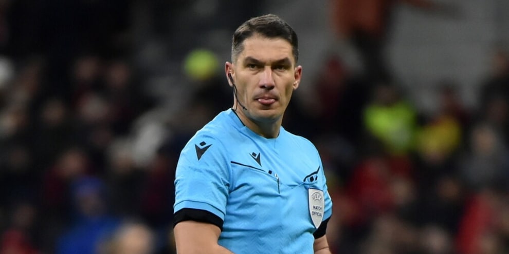 Severo, inflessibile, rigoroso: chi è Kovacs l'arbitro di Psg-Inter

 
