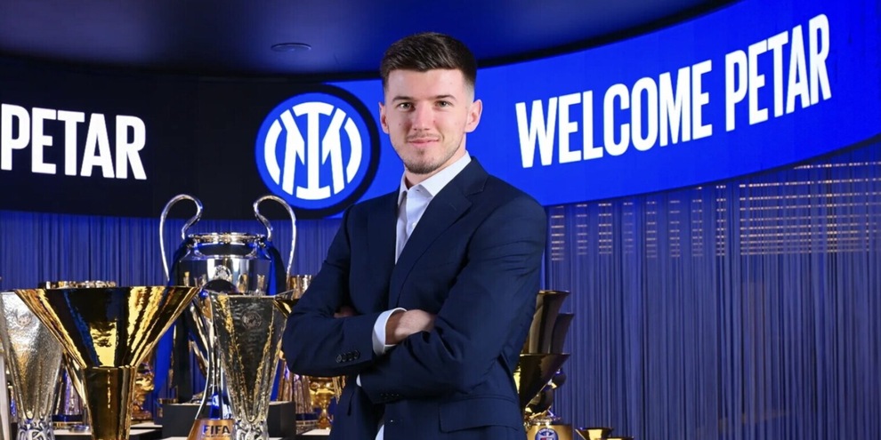 L'Inter annuncia Sucic ma ai tifosi non interessa: "Vogliamo Mourinho", "riprendete Mancini"
