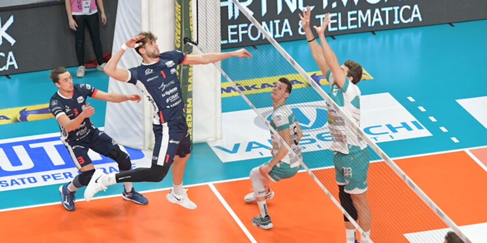 Volley Mercato: a Cuneo arriva il centrale Riccardo Copelli Volley Mercato: a Cuneo arriva il centrale Riccardo Copelli